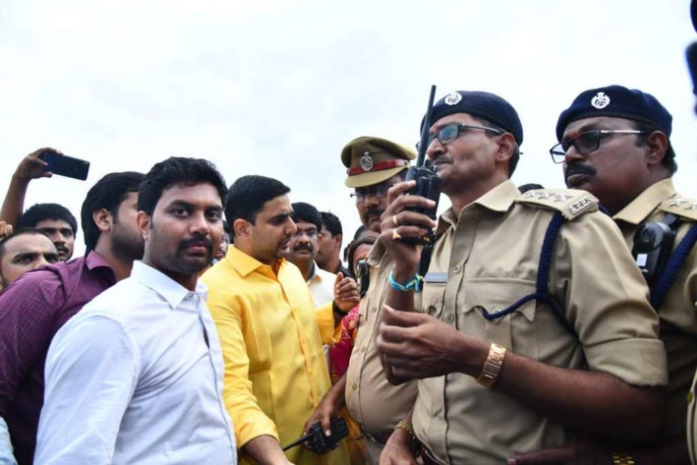 Political ruckus in Andhra, Chandrababu and his sons under house arrest