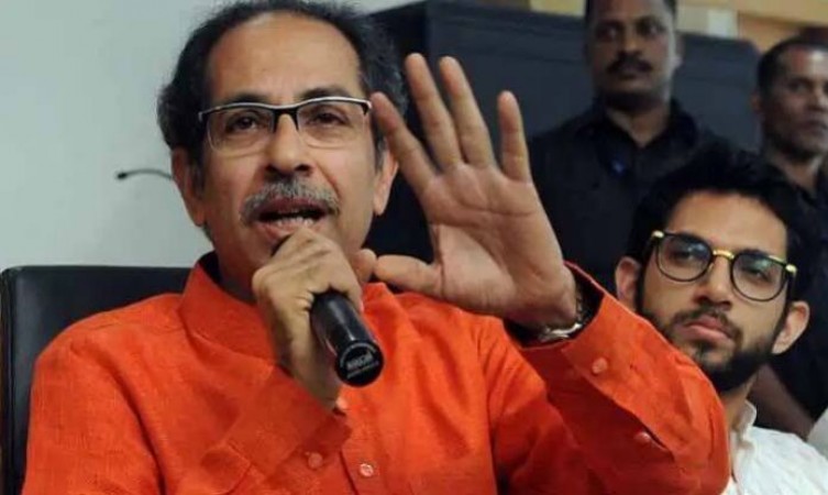 Retired Navy officer assaulted for sharing CM Thackeray's cartoon on WhatsApp