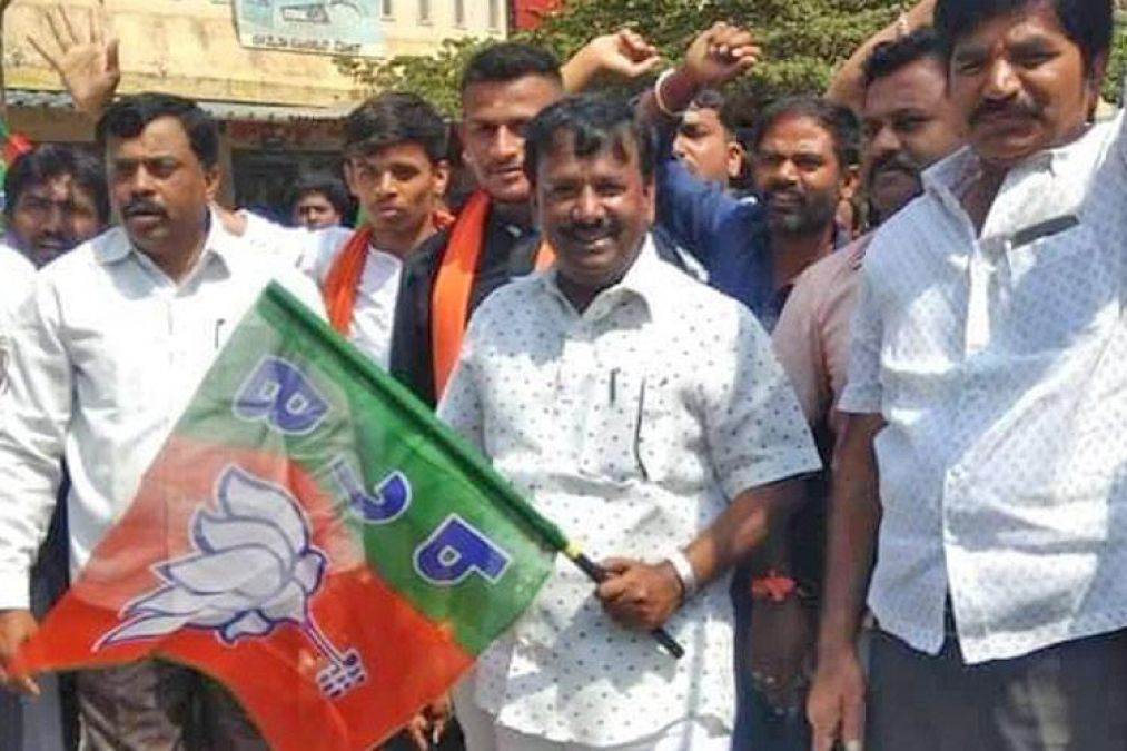 Karnataka: Dalit BJP MP denied entry to temple in Tumakuru