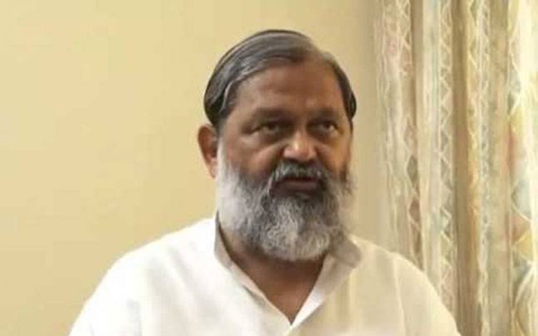 Minister 'Anil Vij' targeted Robert Vadra, should be investigated in this case
