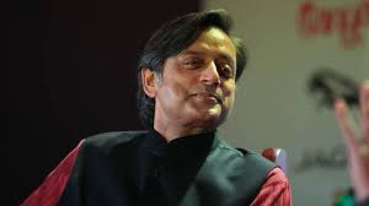 Shashi Tharoor again showed a mirror to Congress, gave this advice