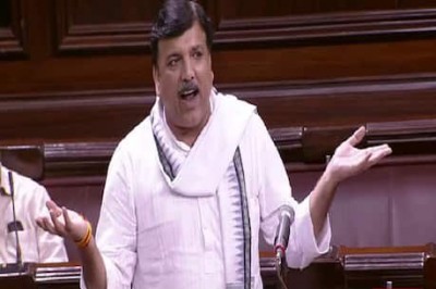 VIDEO: जब संसद में 'मर्यादा' भूले आप सांसद संजय सिंह, कंधे पर उठाकर ले गए मार्शल