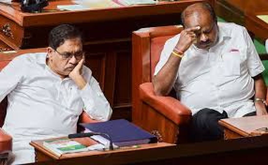 Karnataka: Disqualified MLAs get big relief, will be able to contest elections