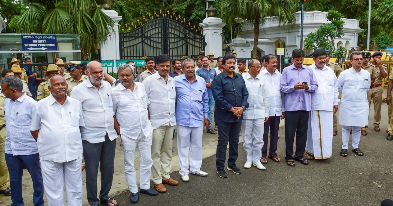 Karnataka: Disqualified MLAs get big relief, will be able to contest elections