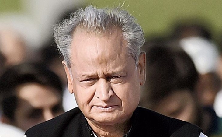 जयपुर में कांग्रेस विधायकों-मंत्रियों की बैठक लेंगे दिग्गी राजा, कहीं 'सीएम गहलोत' की कुर्सी पर संकट तो नहीं ?