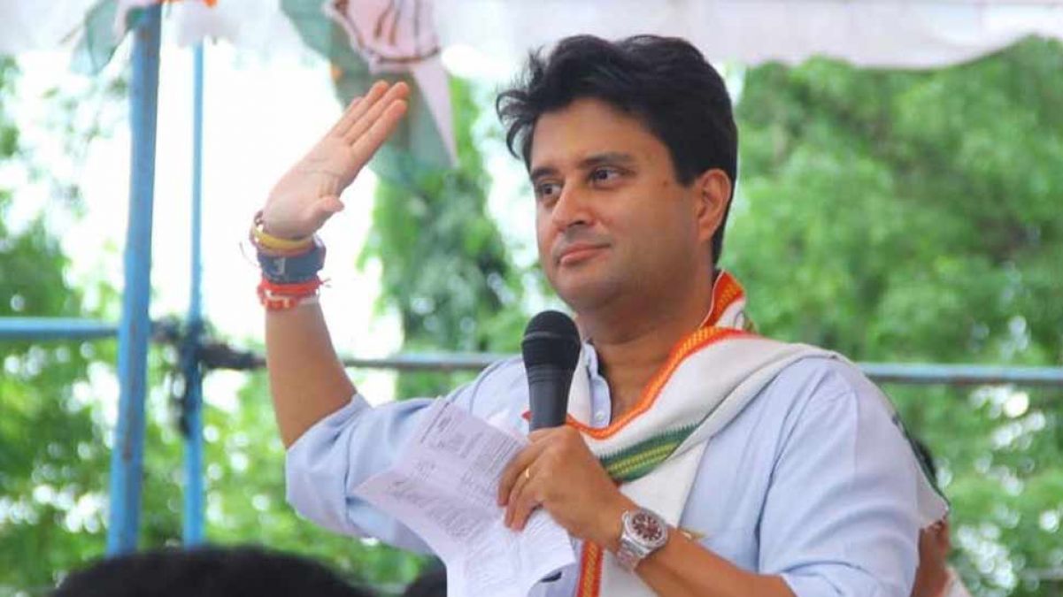 'Jyotiraditya Scindia' said PM to focus on the economy, did not reply on this matter