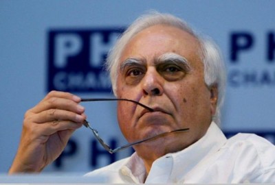 Kapil Sibal demanded a CWC meeting at the earliest, raised these questions