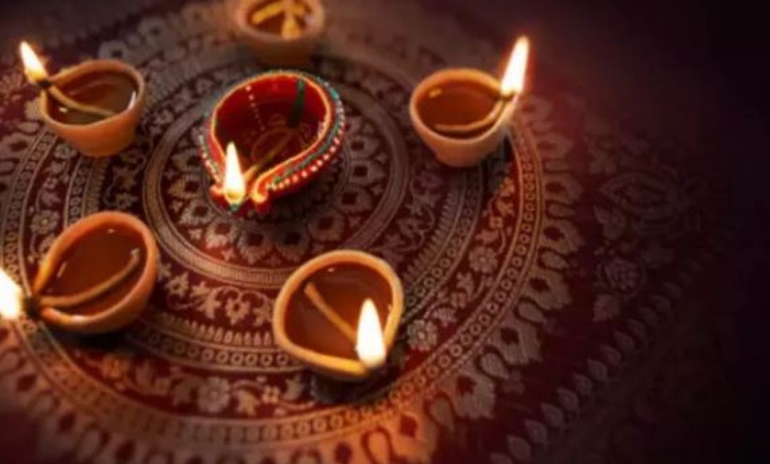 Today, with these messages and status, greet your loved ones on Chhoti Diwali