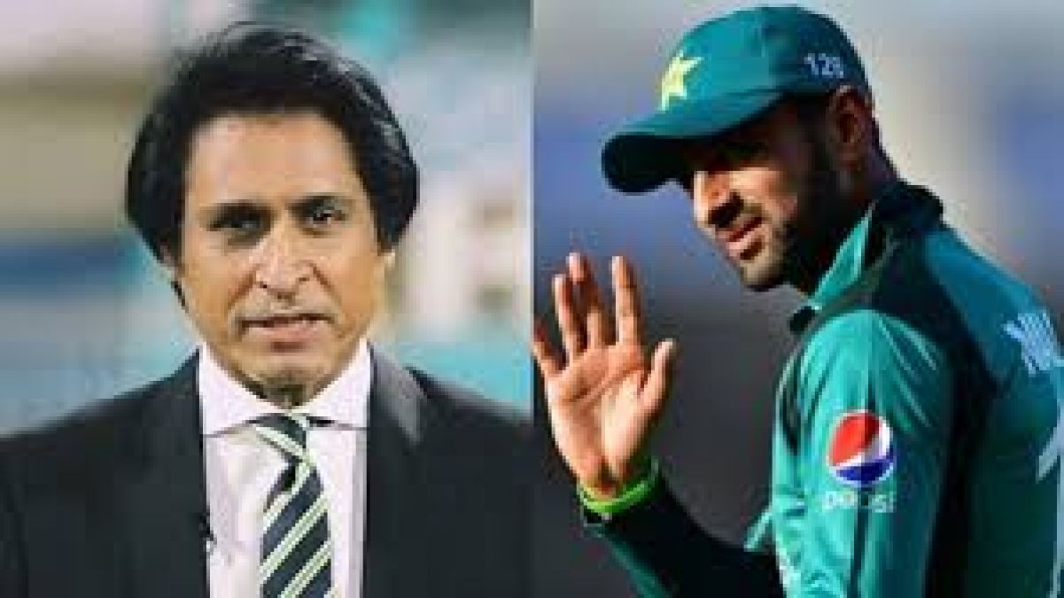 Two Pakistani players clashed on twitter over retirement