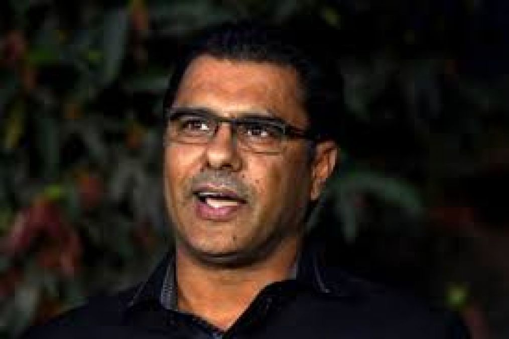 Waqar Younis asks people of Pakistan to support PM in the fight against Kovid-19