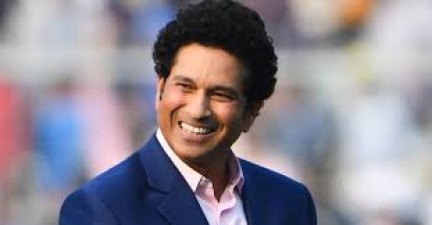 Sachin gets a heartfelt gift from mother on 47th birthday