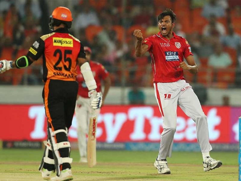 IPL 2018 LIVE: हैदराबाद के 6 विकेट गिरे लेकिन 5 इसी गेंदबाज ने झटके
