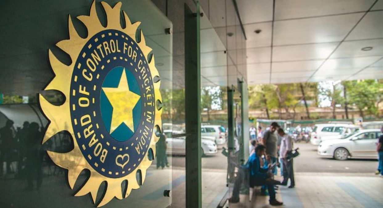 BCCI sends notice to Rahul Dravid alleging conflict of interest
