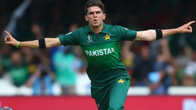एशिया कप से पहले पाकिस्तान को बड़ा झटका, भारत के खिलाफ इस स्टार गेंदबाज़ का खेलना मुश्किल