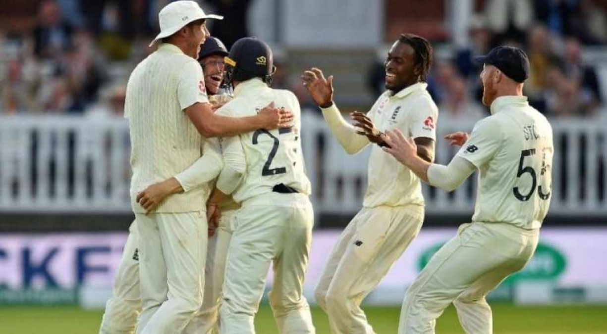 एशेज सीरीज 2019 : इंग्लिस टीम को लगा झटका, यह तेज गेंदबाज हुआ सीरीज से बाहर