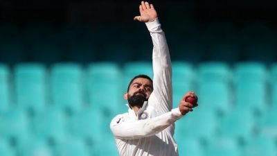 भारत का ऑस्ट्रेलिया दौरा: अभ्यास मैच में गेंदबाज़ी करते दिखे भारतीय कप्तान विराट कोहली