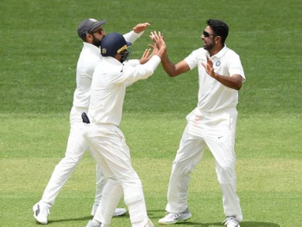 भारत की मैच पर पकड़ मजबूत, जीत के लिए चाहिए 6 विकेट