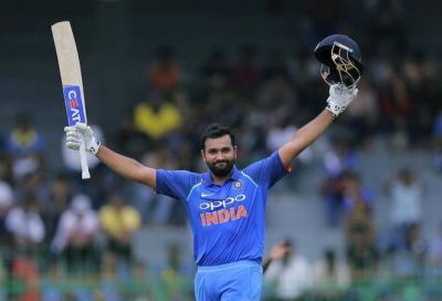 मोहाली वनडे: रोहित ने भी जड़ा अर्द्धशतक, भारत 100 रन के पार