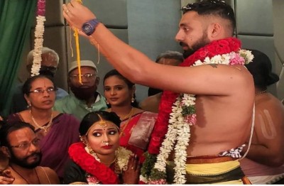 KKR spinner Varun Chakraborty tied knot with long-time girlfriend Neha Khedekar