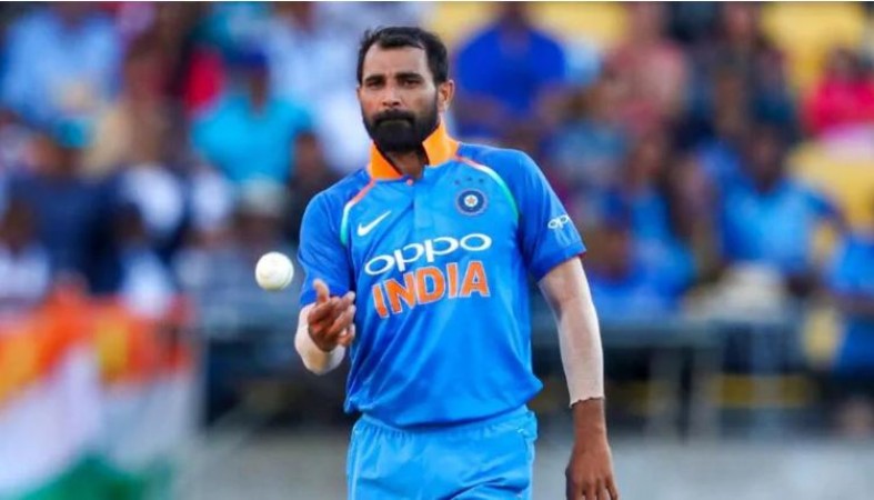 Ind Vs Aus: Serious injury to Shami's wrist, taken to hospital for scan