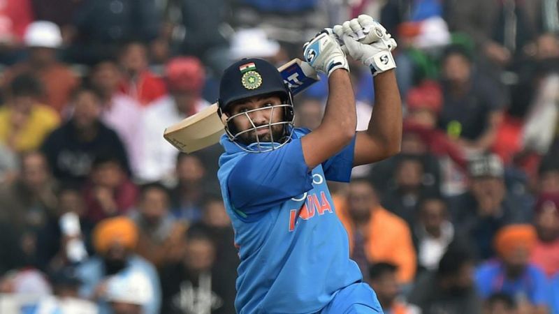 Ind vs SL 1st T20 LIVE: भारत की पहले बल्लेबाजी, रोहित बरसा रहे रन