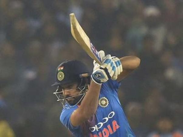 INDVSSL LIVE: रोहित-राहुल की जोड़ी ने श्रीलंका पर ढाया कहर, भारत ने दिया 261 रनों का टारगेट