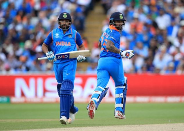 2nd वनडे लाइव अपडेट: भारतीय पारी शुरू, धवन और रोहित क्रीज पर