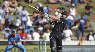 तूफानी बल्लेबाजी के दम पर न्यूजीलैंड ने भारत को दिया 220 रनों का विशाल लक्ष्य