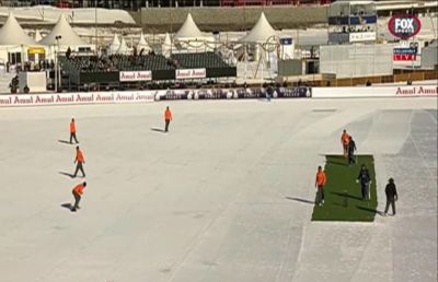 ICE CRICKET: बर्फीले मैदान में भिड़े पूर्व क्रिकेट दिग्गज, जाने-किसे मिली हार