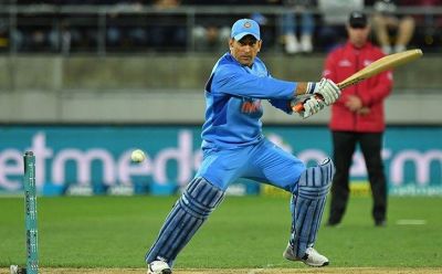 आखिरी टी 20 में धोनी ने रचा इतिहास, ऐसा करने वाले बने पहले भारतीय