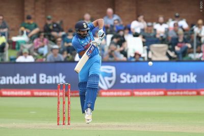 5th वनडे : हाफ सेंचुरी जड़ रोहित शर्मा ने तोड़ा अपना बेहद शर्मनाक 'रिकॉर्ड'
