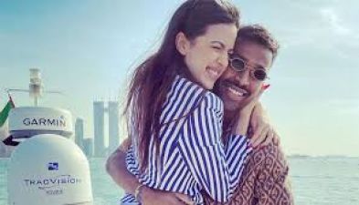 Hardik Pandya spotted with Natasha's family, see pictures here
