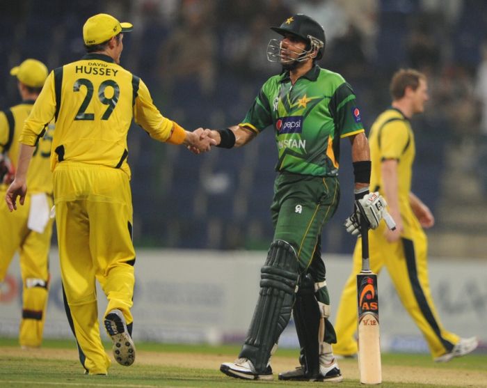 हफीज और मलिक के शानदार प्रदर्शन से पाकिस्तान ने ऑस्ट्रेलिया को हराया