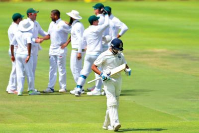 कमजोर डिफेंस के कारण टेस्ट में फेल हो रहे रोहित शर्मा