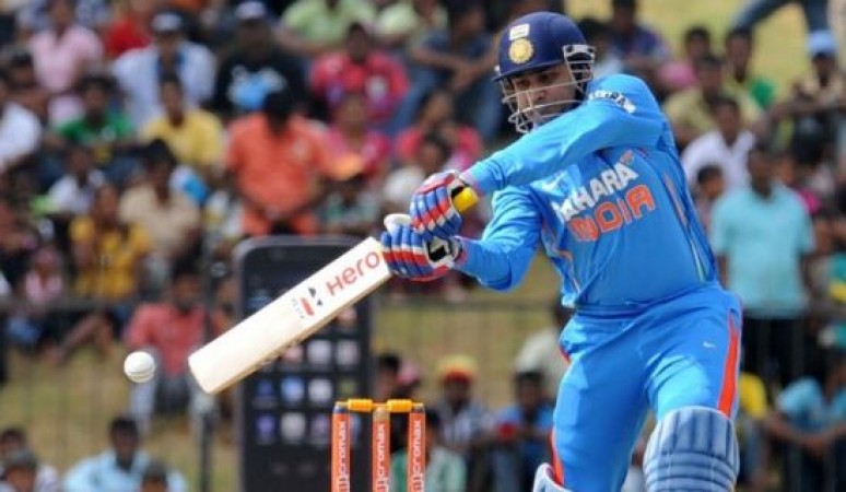 Virendra Sehwag's video goes viral while practising batting