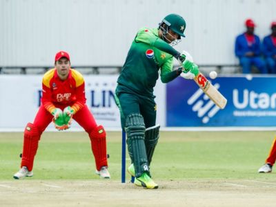 पाकिस्तान क्रिकेट में आया रिकॉर्ड्स का सैलाब इस खिलाड़ी ने जड़ा दोहरा शतक