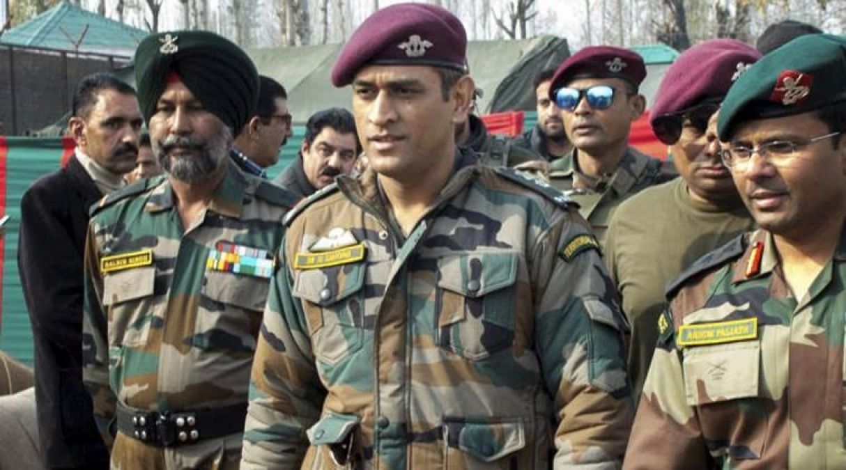 Dhoni to stay with Army Battalion in Kashmir for this time period!