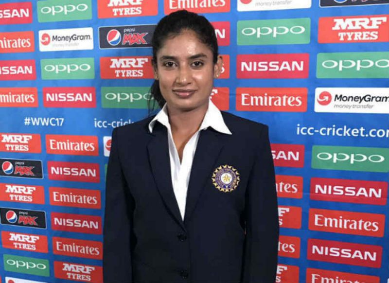 महिला क्रिकेट टीम की कप्तान मिताली राज को तेलंगाना सरकार ने दिया 1 करोड़ का पुरस्कार