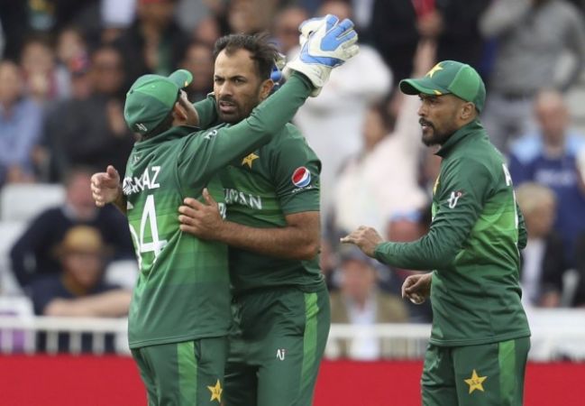पाकिस्तान और इंग्लैंड के रोमांचक मुकाबले में लगी रिकॉर्डस की झड़ी