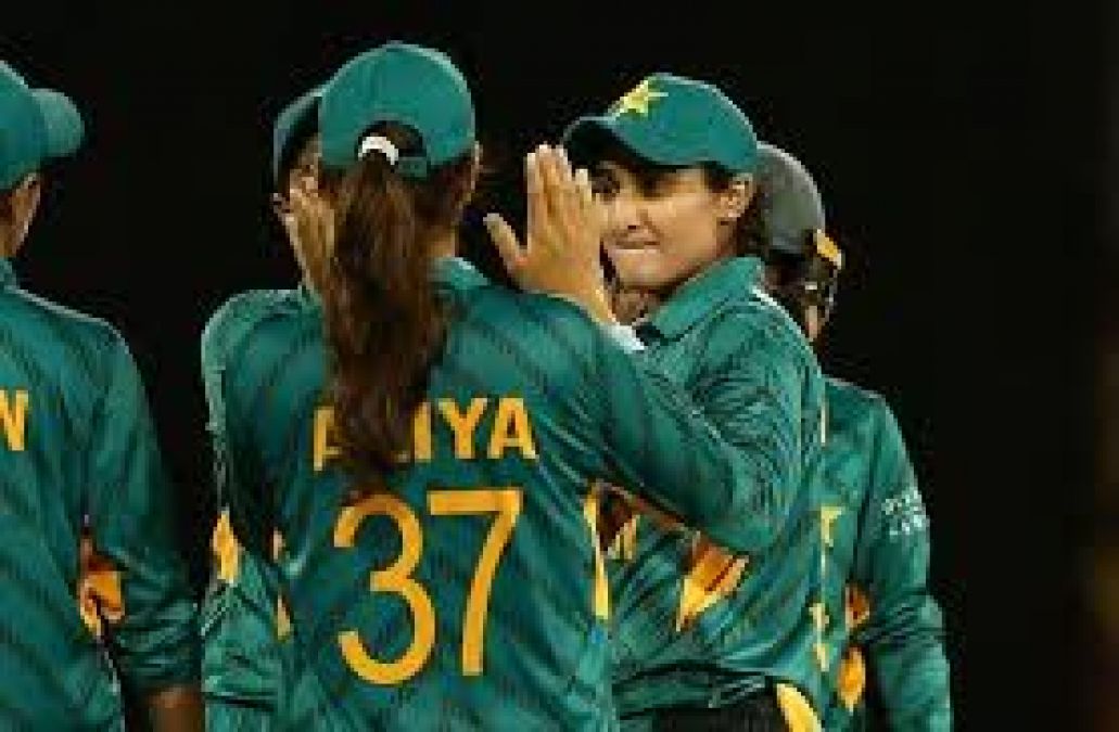 पाकिस्तान क्रिकेट बोर्ड ने किया महिला टीम के मुख्य कोच को बर्खास्त