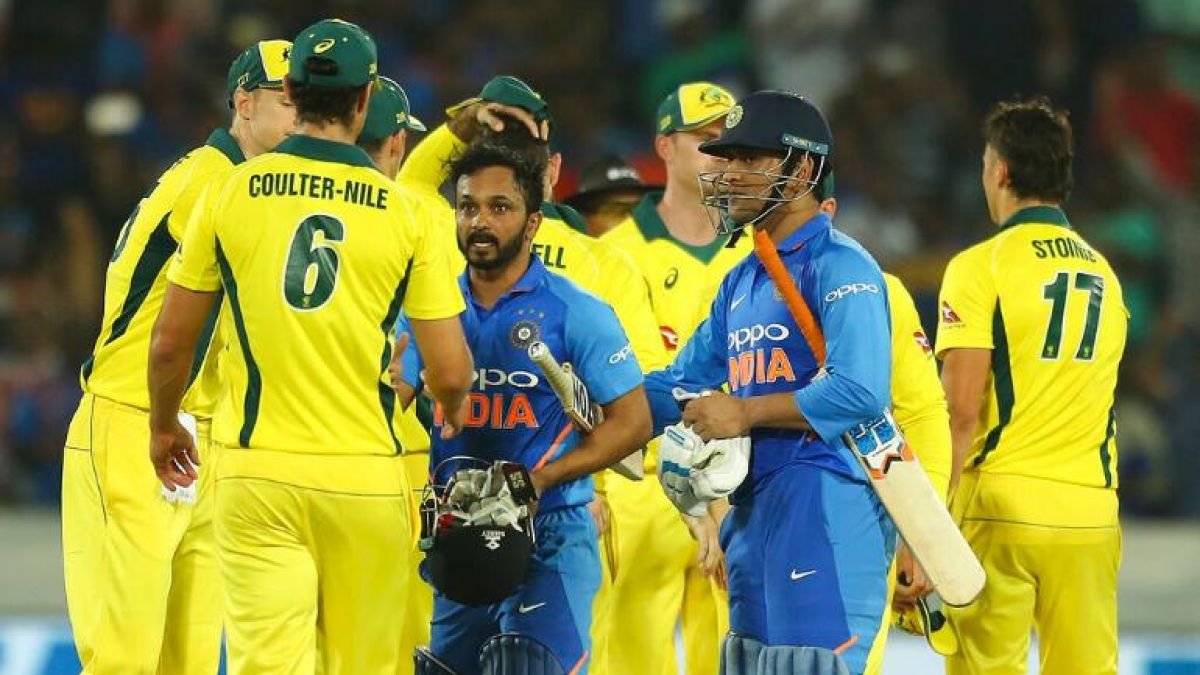 IND vs AUS LIVE : ऑस्ट्रेलिया के सामने भारत की संतुलित शुरुआत