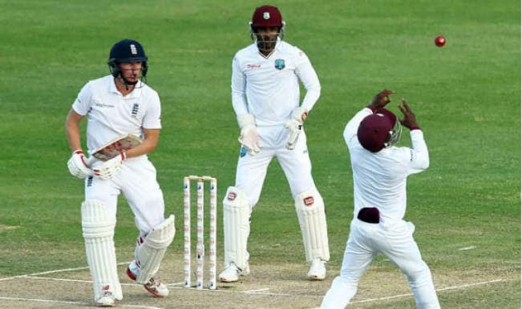 कोरोना काल में क्रिकेट, टेस्ट सीरीज खेलने इंग्लैंड पहुंची वेस्टइंडीज की टीम