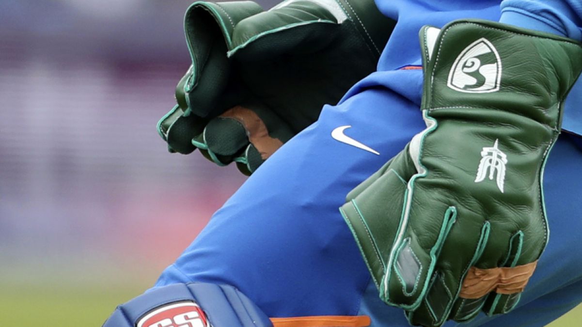Dhoni follows ICC rules, removed sacrifice mark from gloves