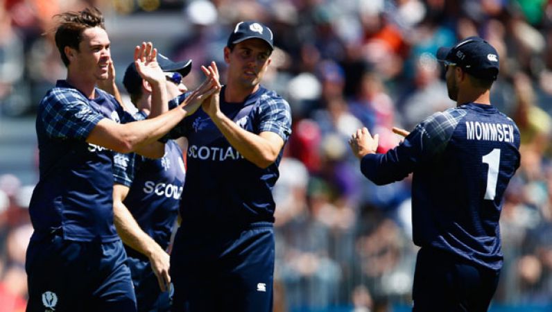 स्कॉटलैंड के 371 रनों के सामने ढ़ेर हुआ इंग्लैंड