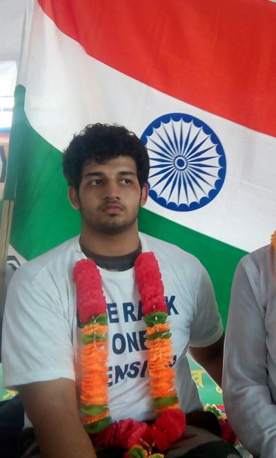 लाभांशु शर्मा ने अंतरराष्ट्रीय पहलवान मुकाबले में जीता स्वर्ण पदक
