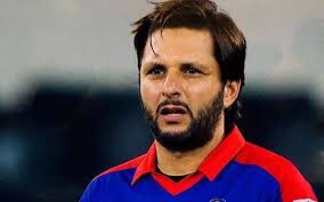 Shahid Afridi test positive for corona, asks fans for prayers