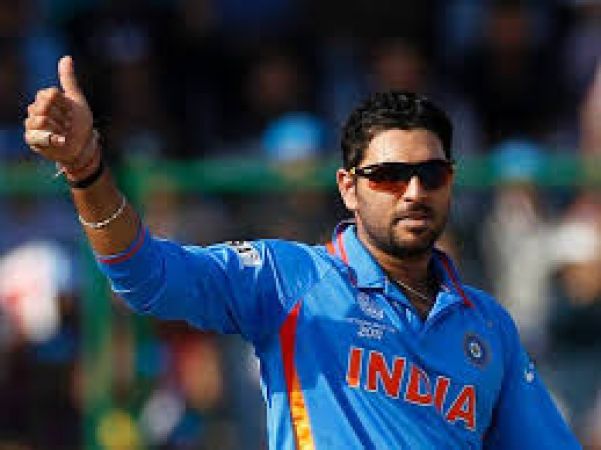 भारत में 300 वनडे मैच खेलने वाले महान खिलाड़ियों की श्रेणी में शामिल हुए युवराज