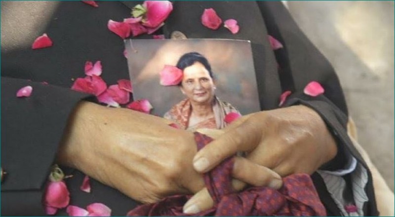 Milkha Singh held wife's photo in hands during his last journey, emotional photo surfaced