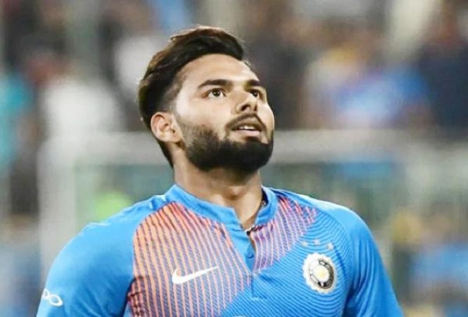 It is very difficult for Rishabh Pant to match Mahi