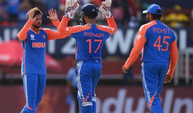 विश्व विजेता बनने से बस एक कदम दूर भारत ! इंग्लैंड को रौंदकर फाइनल में पहुंची रोहित ब्रिगेड